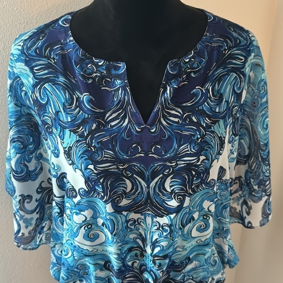 Chico’s blue Swirl art deco poncho style V neck elastic waist lightweight top  M - Picture 2 of 6